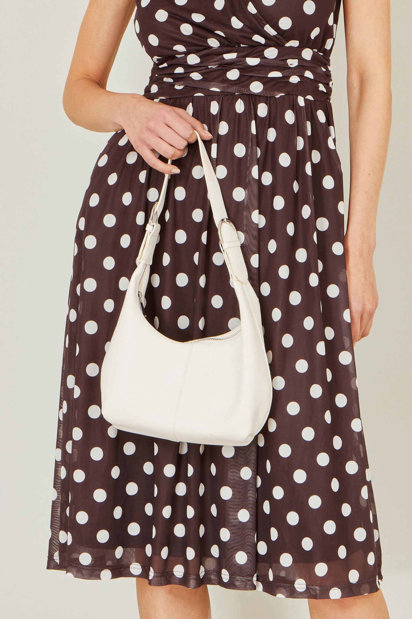 The Ivory Scoop – Shoulder Bag with Buckle